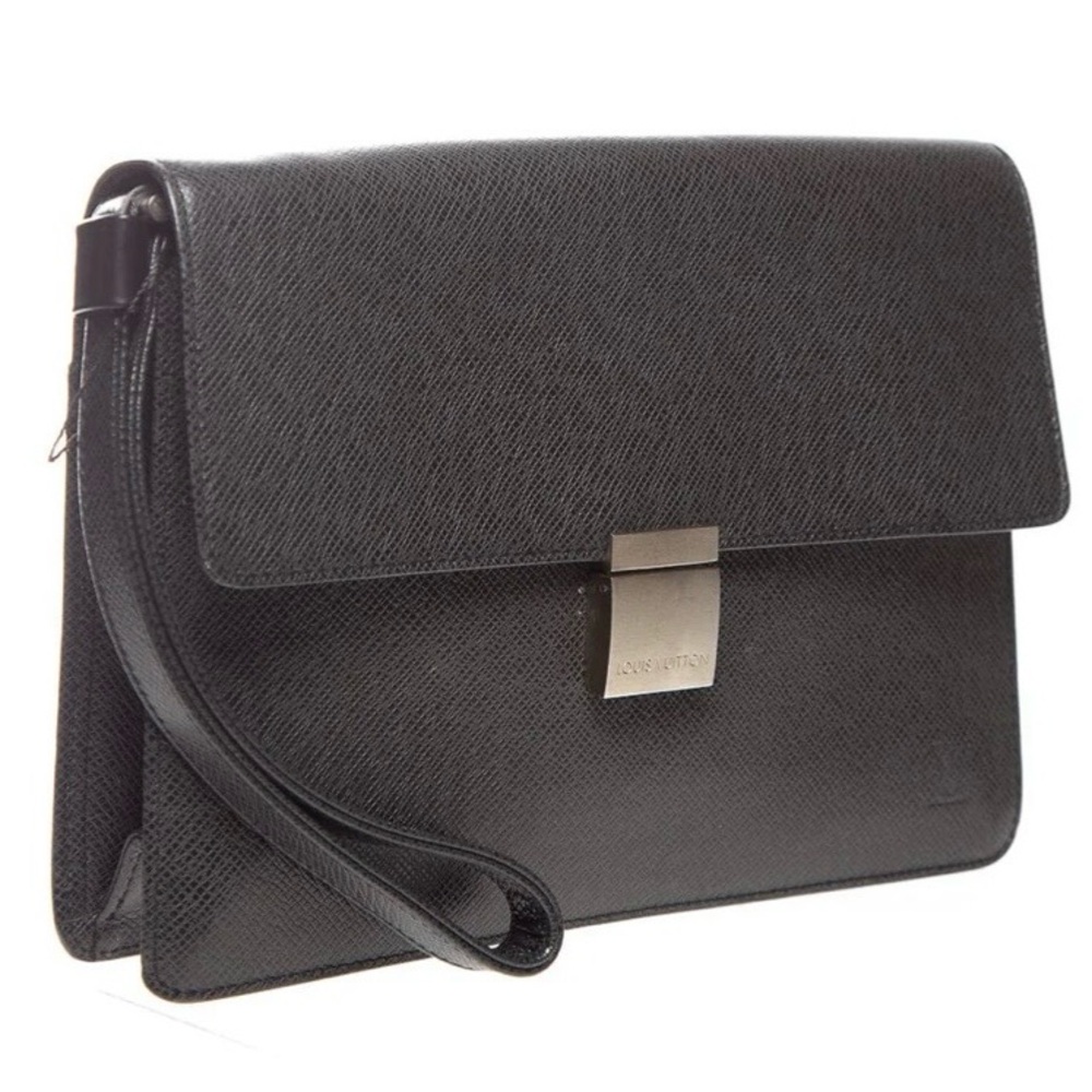 Louis Vuitton Clutch-Taiga Leather-Authentic.